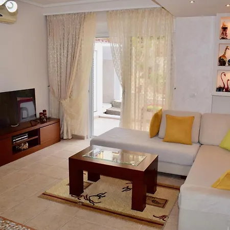 Liza's In * Sarande